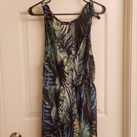 Gorgeous Tropical Maxi Dress - Picture 2 of 12